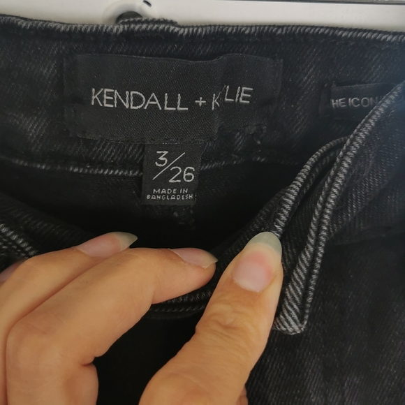 BLACK JEANS - Picture 2 of 4